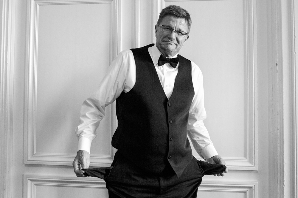 dad with empty pockets at wedding dad with empty pockets at wedding