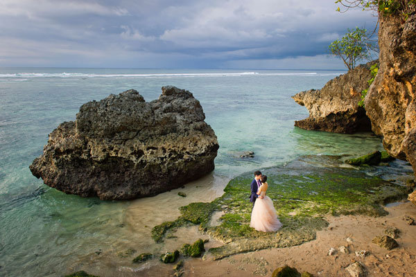 beach wedding photo