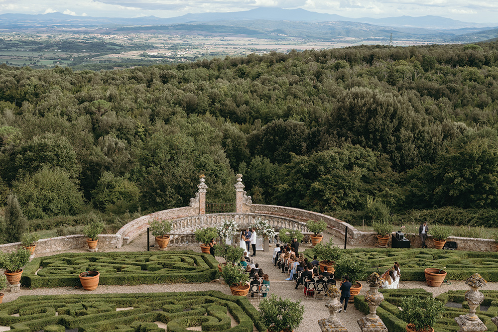 tuscany castle real wedding