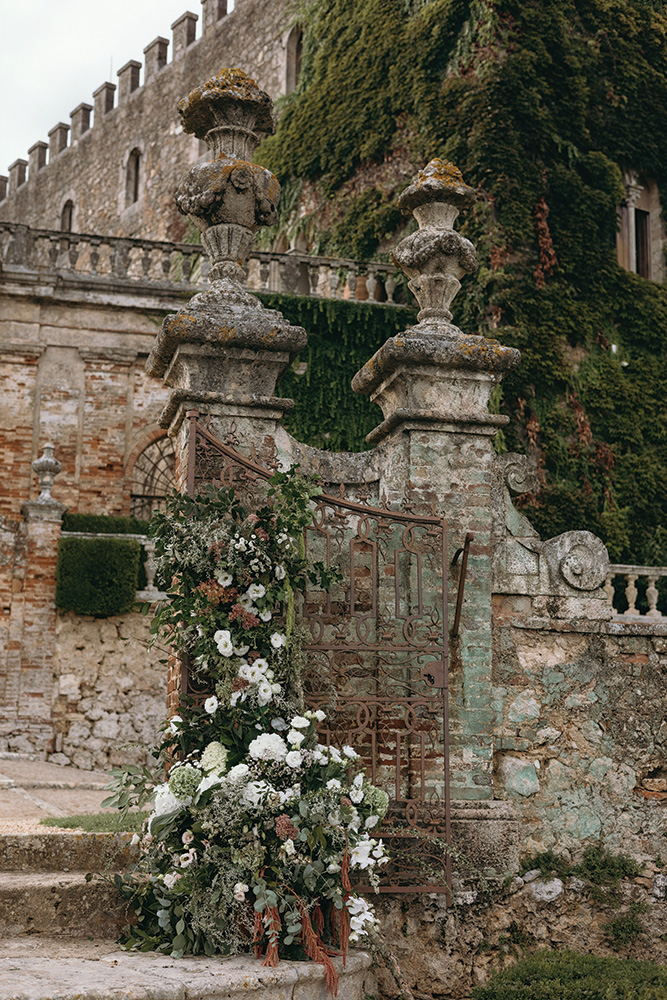tuscany castle real wedding